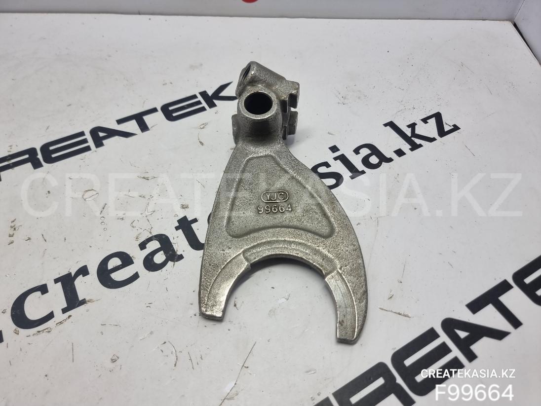 ВИЛКА ПЕРЕКЛЮЧЕНИЯ ПОНИЖЕННОЙ ПЕРЕДАЧИ-ЗАДНЕГО ХОДА SHACMAN HOWO, АТ